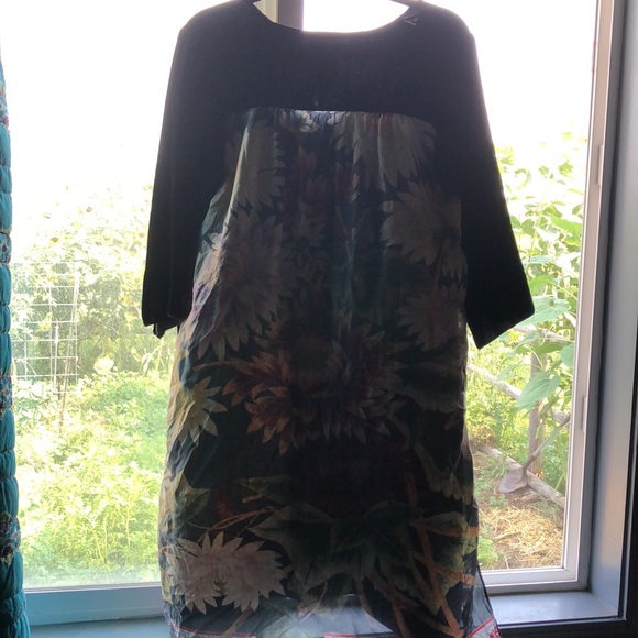 Johnny Was  black velvet and 100% silk dress - Picture 13 of 16